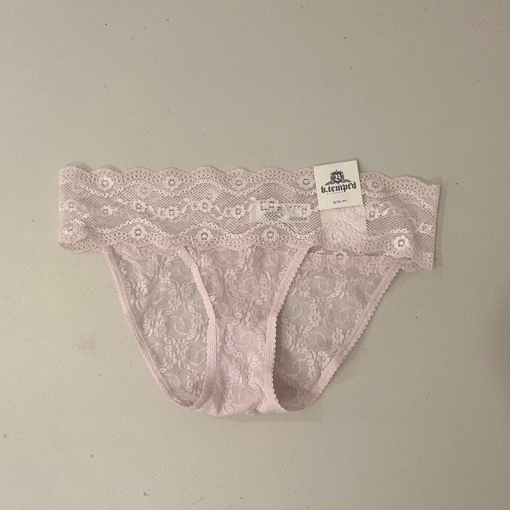 B.TEMPT'D BY WACOAL Lace Kiss Bikini Underwear 978182